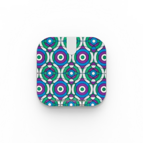 V&A Geometry Edit, Bullseye 3 PowerThru 2-in-1 Charging Stand